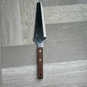 Vernco Stainless Steel Cake Pie Server Japan Wood Handle Serrated Scalloped Edge
